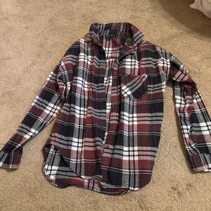 Brandy Melville flannel size medium, maroon and black color. With pockets